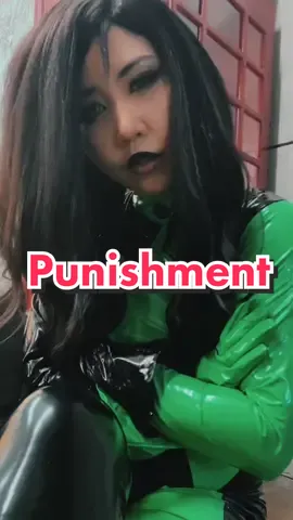 Or maybe that’s why they’re troublemakers to begin with? #shego #kimpossible #cosplay #bitiktok #BetterTogetherChallenge #PlutoTVDecades