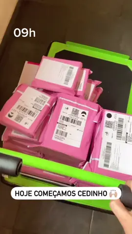 Bastidores de subir e descer todo dia com esse carrinho cheio de caixa para o Correios 😂🙌🏼 amém né? 🦋 #fyp #backstage #correios