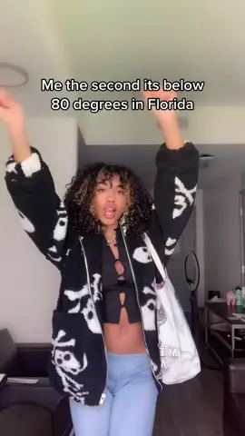 Any excuse to wear this coat 😻 60% off @dollskill now‼️ #dollskill #florida