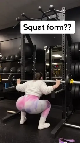 How’s my form? Any tips? ⤵️☺️💕 #squat #dumptruck #fitnessjourney #fitnessfreak #gluteworkout