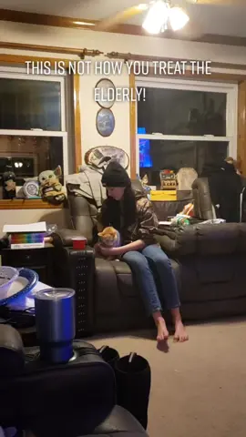 @alliecat2102 pretty sure everyone who watches this will confirm it is justifiable homicide when Tigger disposes of you in your sleep tonight 🤣🤣🤣