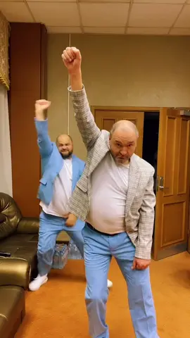 Солнце -Луна #сергейершов #романпостовалов #уральскиепельмени #солнцемонако @romchick_postovalov