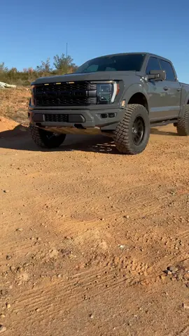 Kick the dust up. #fordraptor #fyp #fordtrucks #fordf150 #ford #raptor #leadfoot #raptors #2021fordraptor #realdealneal #bfgoodrich #km3 #methodwheels