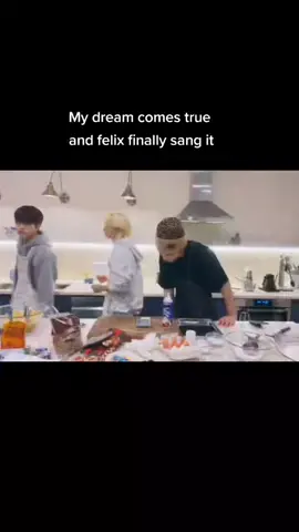 his voice 😩😩#felix #snowman #Sia #leefelix #straykids #foryou  #스트레이키즈 #felixstraykids #fy #kpopfy #voice #fyp