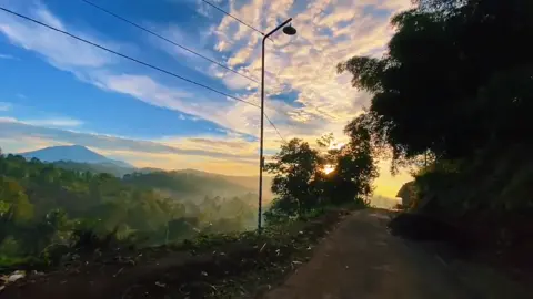 Jalan yang sulit sering kali mengarah ke tujuan yang indah:)