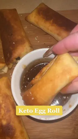 Keto Egg Roll 👀 #ketorecipes #ketoeggroll #ketofy #ketoforbeginners #lazyketosnack #MomsofTikTok #foryou #myketolife #looseweight #nodieting #ketoaf