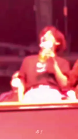 Judul lagunya Always Loving you and Stan #taehyung Always Support you bby Enjoy🍻🖤 #SultanCadburyHazelnut #bts_official_bighit #kimtaehyung
