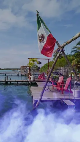 ¡EL RESTAURANTE MÁS FAMOSO DE BACALAR CON COLUMPIOS A LAGUNA! #BACALAR #lagunade7colores #bacalarquintanaroomexico