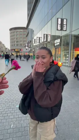 Notez cette technique d’approche 🥰 #pourtoii #mdr #virale