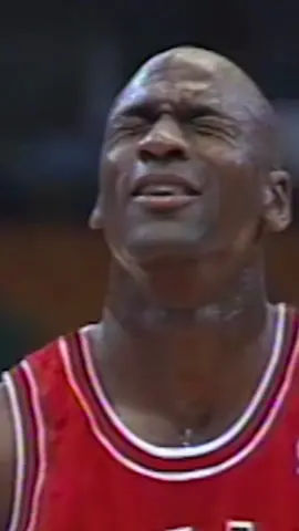 30 years ago today, #MichaelJordan swished the free throw with his eyes closed for Dikembe Mutombo 👀 #NBA #mj #nba75