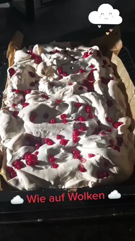 • Ribiselkuchen mit Schneehaube • zum Geburtstag von meinem Papa 🎂🎁🎉🍰 #fürmeinenpapa  #kuchen #fypシ #fürdich