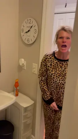 Got her! #foryou #foryoupage #fyp #vaccum #CleanTok #thanksgiving #scare #entertainment #laugh #comedy #jumpscare