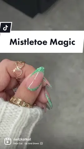 Mistletoe Magic✨ #fypシ #nails #winternails #nailtok #gelxnails #nailzkatkat