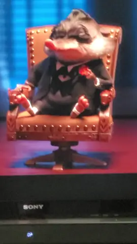 ignore the fam lol #zootopia #family #Thanksgiving #sopranos #godfather #mole #movietime #squirrrel