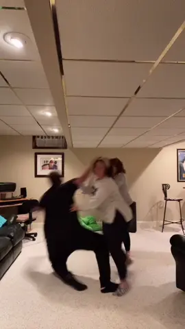 who won this fight #fyp #fypシ #viral #trend #trending #fight #mom #grandma #slay #edit #editors #WAP