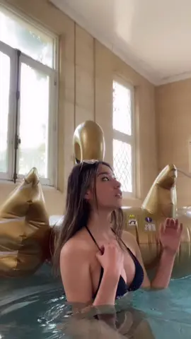 “She’s in the pool again” #fyp