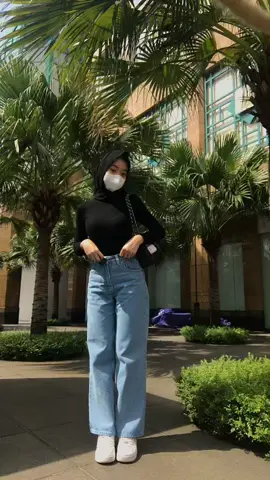 jeans from @rainboo.collection