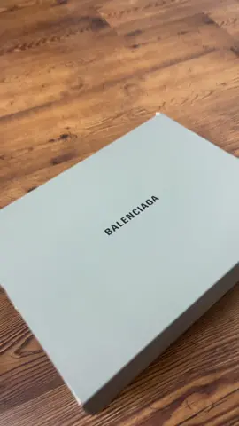 Those are my best friends now #materialgirl #balenciagatrack #DealGuesser