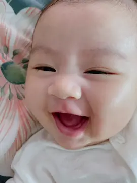 gọi em là Quảng Ninh năm 2021 mới đúng chứ 😝😝 . Đang mút tay mà thấy máy cái cười ngay được 😂😘😘 #viral #xuhuong #xuhuong2021 ##embe #tiktok