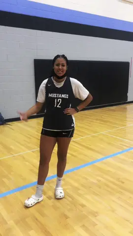 Give me some sugar 😚😍 @haileyalvarez11 #fyp #fypシ #duet #tik_tok #basketball #MyAncestryStory #DealGuesser #roborockrun