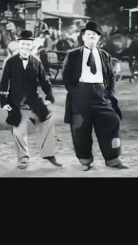 #fyp #italianfolkmusic #italy #tarantella #foryou #entertainment #italiancomedy #friends #justforlaughs