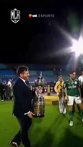 A taça é deles! #uol #esporte #futebol #palmeiras #flamengo #libertadores #conmebol #tiktoknotícias #campeão #deyverson