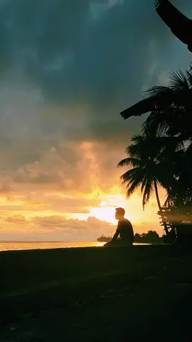 kesendirian. #patanibarat #halmaheratengah #videomentahan #senja