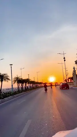 Ước gì được dạo 1 vòng Hạ Long ngắm hoàng hôn cùng người thương.