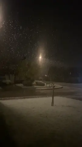 It’s so peaceful I love it. #aesthetic #snow #snowing #snowuk #nightsnow #snowaesthetic #beautiful #twilight #angelcore #viral #4upage