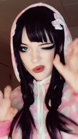 ✰ @allybuttt ✰