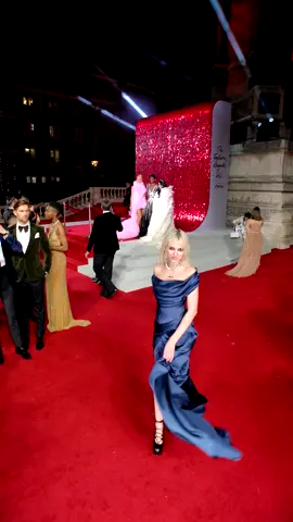 first red carpet #fashionawards with @“TIKTOK UK”