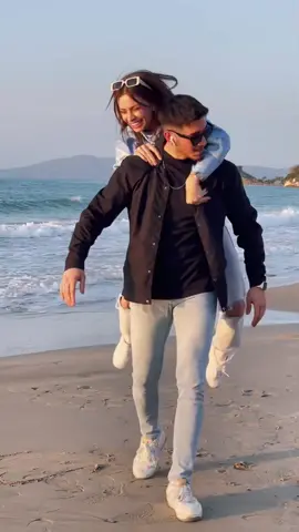 Gız senin varya 😂🖤 @pelinaka