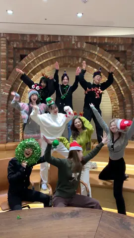 It's December😆🥰I got the Feels of #HolidayCountdown for Christmas!🎄🎅 #TWICE #트와이스 #TheFeels #TikTokHolidays #Christmas