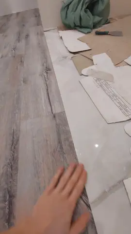 Клеевая кварц-виниловая плитка