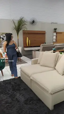 Quem aí também fica assim quando ver um lindão desse? 😍 #caprimoveis #bh #lojademoveis #moveis #viral #foryoupage #sofa #engraçado #meme #clientes