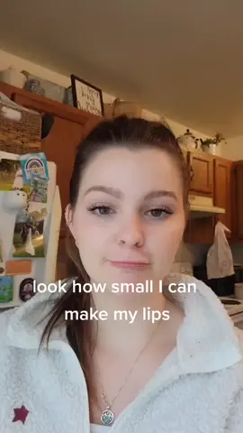 if u can do this, duet me lmao #SpotifyWrapped #AmazonMusicJingleBellTok #foryoupage #tinylips