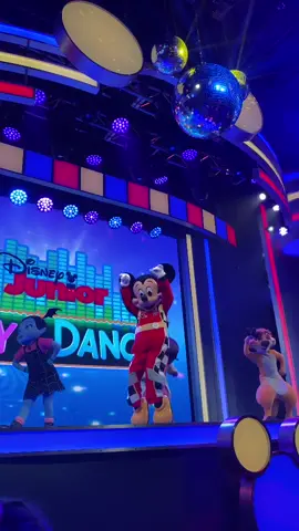 Se prendió 🔥 #fyp #fy #viral #mickey #disney