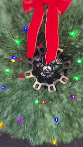 Get in the holiday spirit with us🎅🏼🎄 #jeep #christmas @annie.roberts