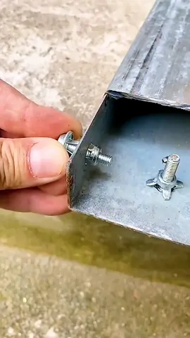 Expansion screw