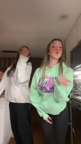 you can kiss our asses 😚💖