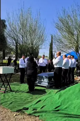 descanse en paz🙏 #fyp #undiaalavez #damefuerzas #rip #cementerio #llorar #tristesa #blancaspalomas #fypシ #foryoupage
