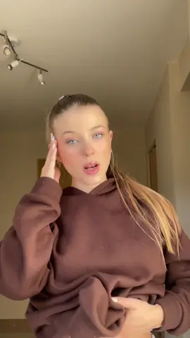 La sensación de ver mis vídeos sin flequillo y decir wtf si soy yo, no sabéis lo raro que se me hace jajajaja