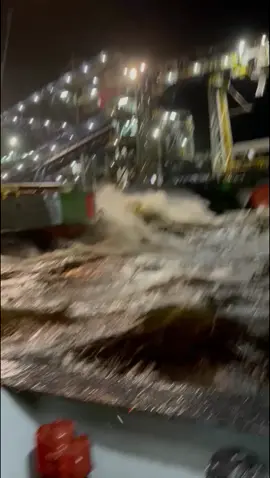 Balas @nrfxzulbae Silahkan yg minta mentahannya. #pelaut #ombakbesar #taboneo #sungaibarito #adaro