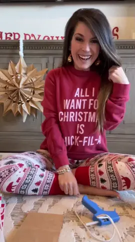 @Chick-fil-A obsessed #SimsSelves #KraftMacMeSkip #chickfila #christmas #christmasdiy #fyp