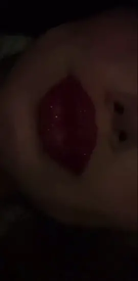 Glitter lips 🛐✨ ig: camilaramire.z #makeup #glitterlips