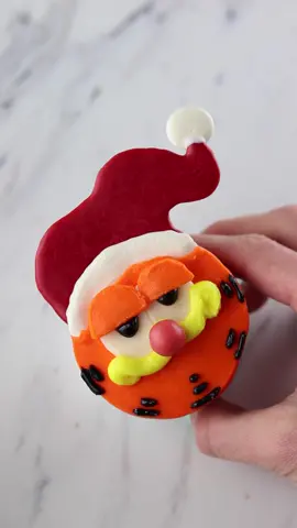 Xmas mood 🎅 #cupcake #countdowntochristmas #baking #christmastok