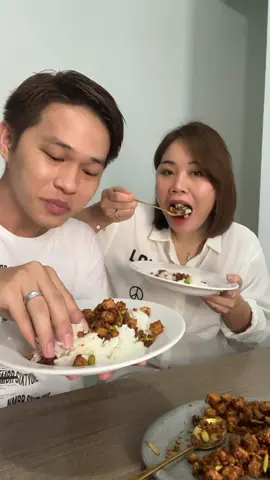 Menunya bikin nambah nasi berkali 1 kali 2 kali 3 sama dengan 6