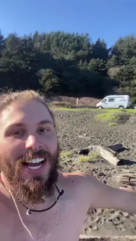 Finally made it to Californian. #travel #roadtrip #adventure #vanlife #fyp #foryoupage #foryou #california #cali #beach #friends #viral #tiktok #dirtbag #dirtbag