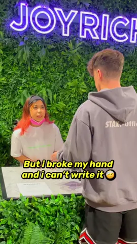 she didn’t like that at all 😂 #fyp #foryoupage #funny #prank #foryou