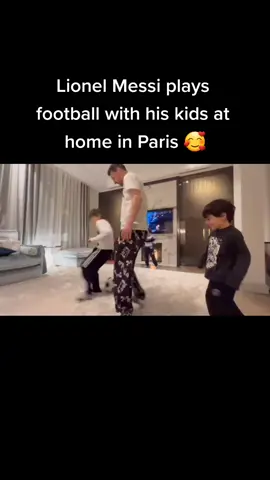 the tackle from mateo at the end 😭 (ig/antonelaroccuzzo) #messi #footballtiktok #Soccer #fyp
